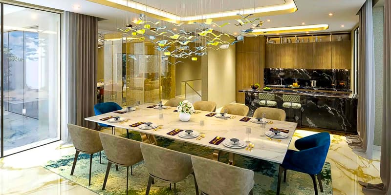 LUXURIOUS 4 BEDROOM TOWNHOUSE image 1