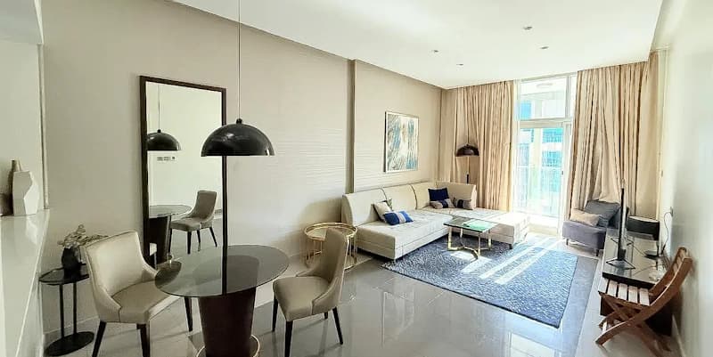 Sophisticated studio apartment image 1