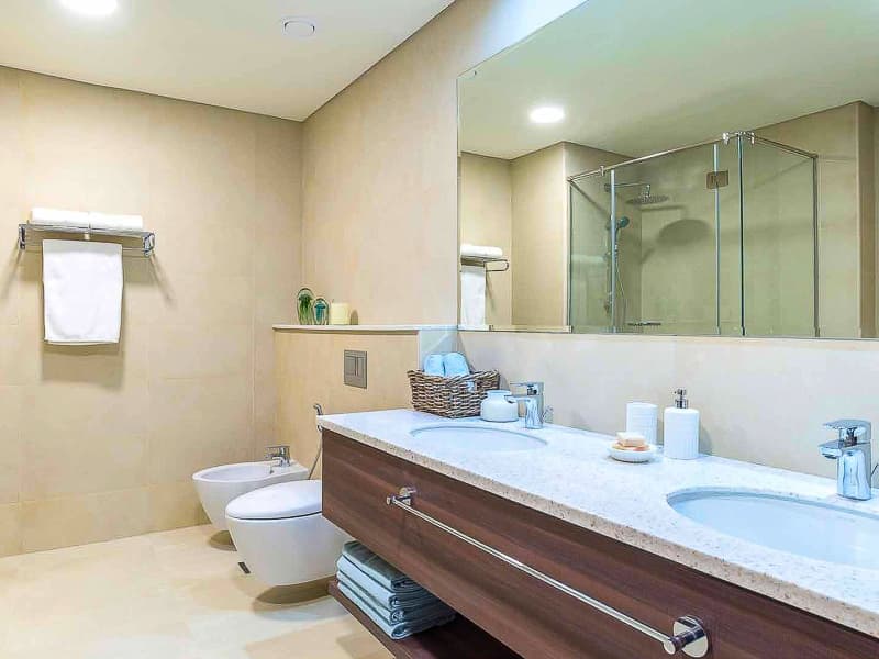 ELEVATED 1 BEDROOM APARTMENT image 5